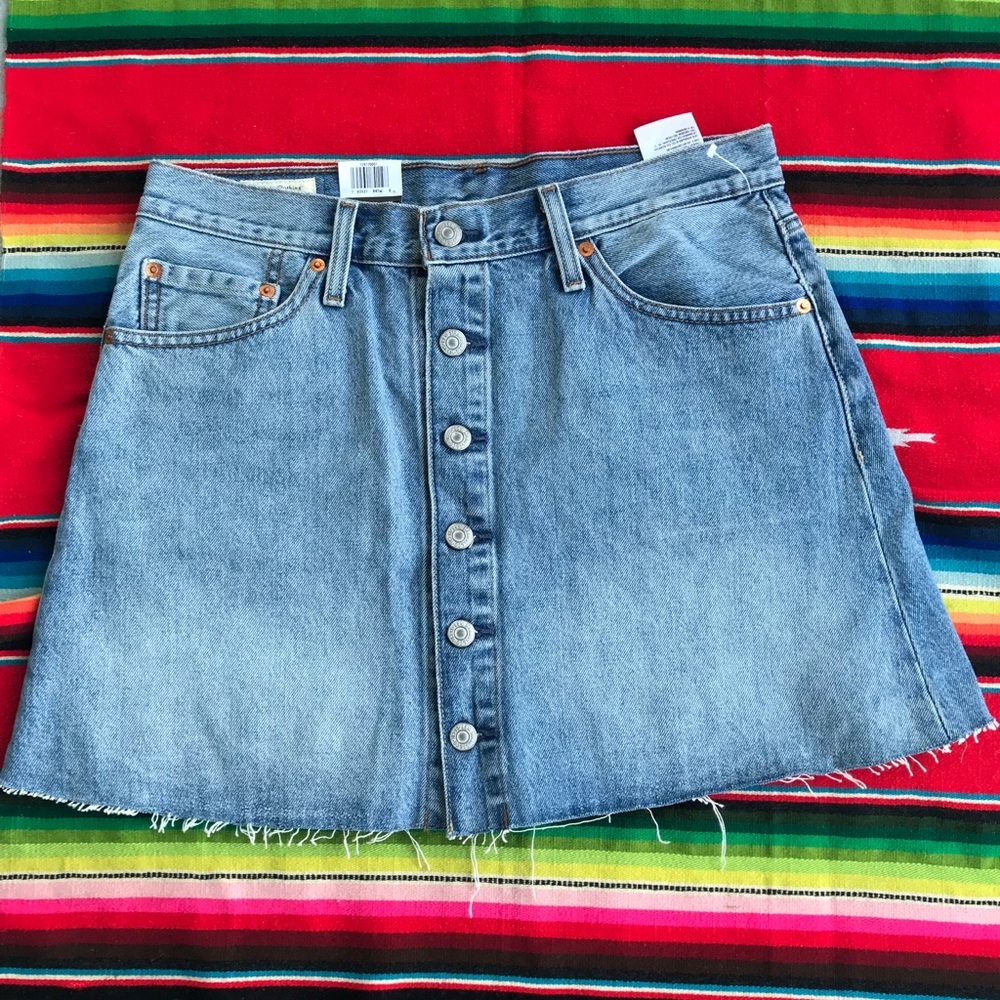 Levi’s Premium Released Hem Denim Mini Skirt